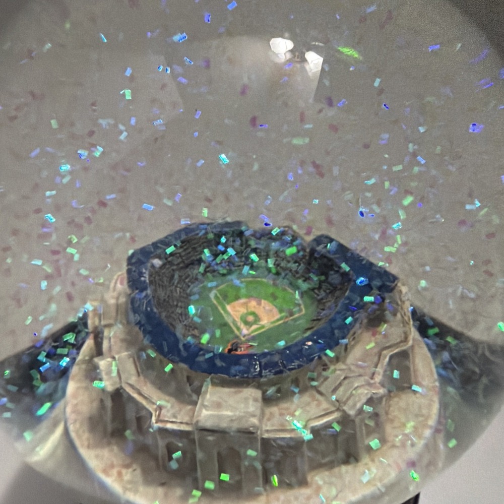 Baltimore Orioles Camden Yards Stadium Snow Globe Bottle Opener MLB Collectible - Picture 2 of 6